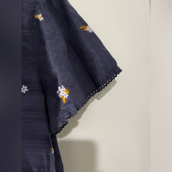 Women’s floral blouse - Picture 7 of 7